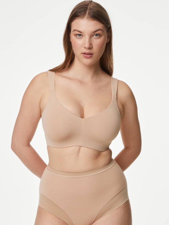 Marks & Spencer Zmenšujúca sa podprsenka s kosticami Flexifit™, veľkosť 4,5 mm, s kosticami. C-G Marks & Spencer