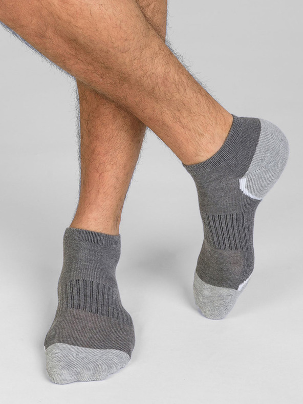 DIM Súprava troch párov pánskych športových ponožiek v sivej farbe Dim SPORT IN-SHOE 3x