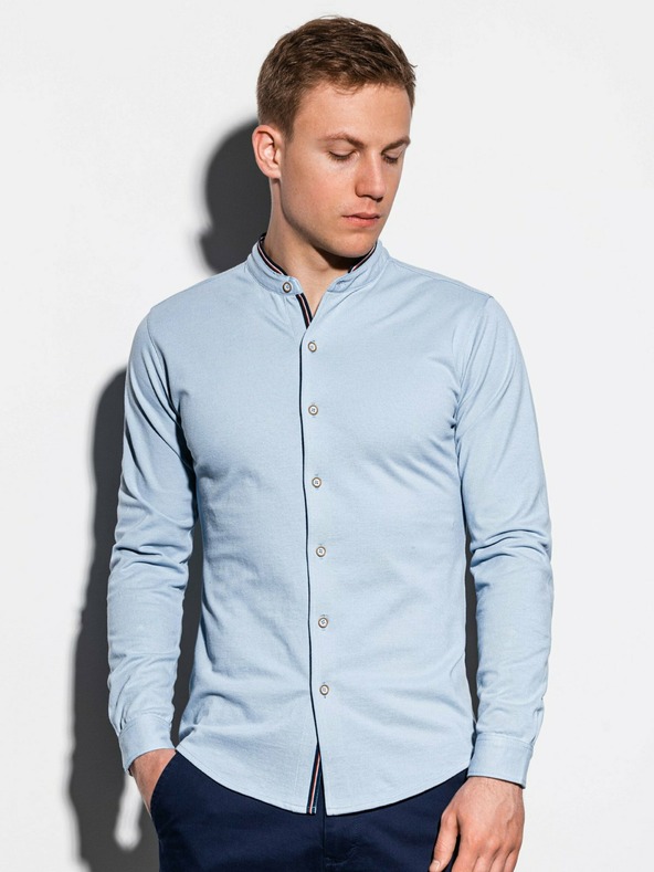 Ombre Clothing Svetlomodrá pánska košeľa so stojačikom K542