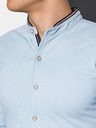 Ombre Clothing Svetlomodrá pánska košeľa so stojačikom K542