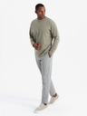 Ombre Clothing Pánske bavlnené tričko LOOSE FIT s dlhým rukávom a okrúhlym výstrihom - khaki V4 OM-LSBC-0129 Ombre Clothing